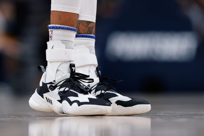 Atlanta Hawks guard Trae Young wears the Adidas Trae Young 1 'SO SO DEF' sneakers Denver Nuggets on November 12, 2021.
